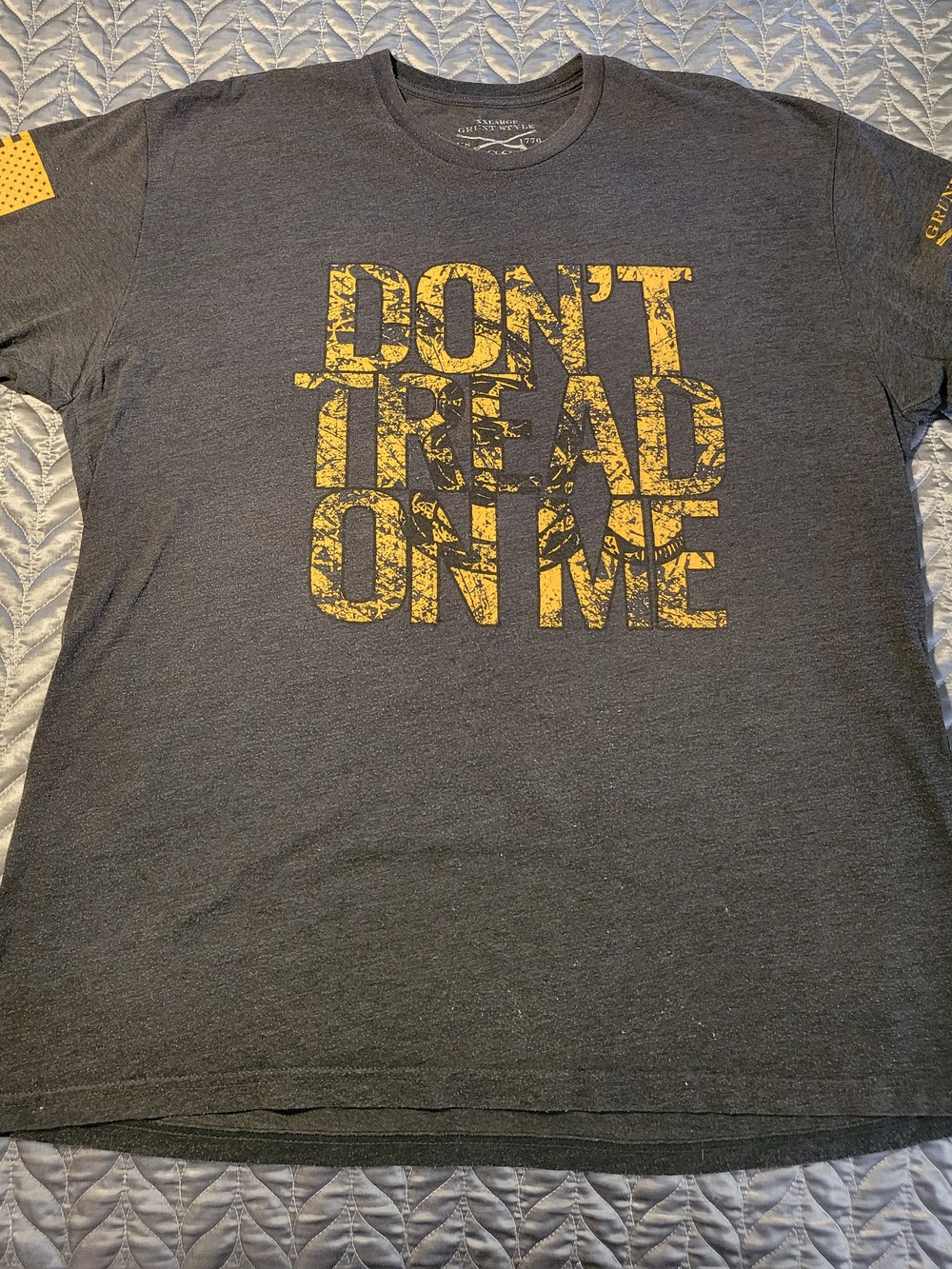 Grunt Style Grayish-Blue & Yellow Graphic Tee. "DON'T TREAD ON ME." XXL (48-52)